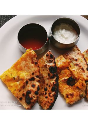 A picture of Aloo paratha.