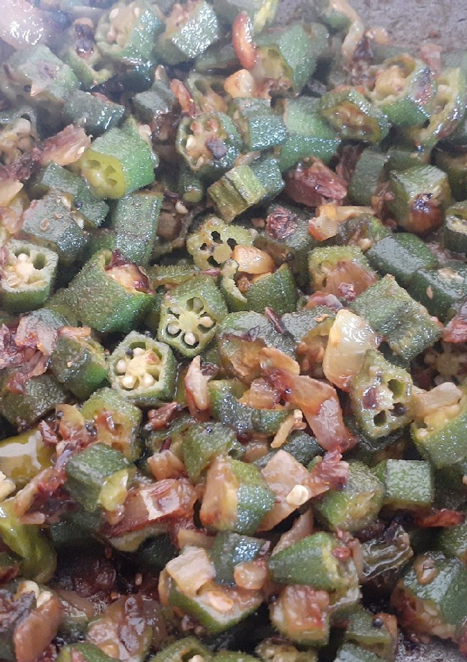 भिंडी की सब्जी (bhindi ki sabzi recipe in Hindi) रेसिपी मुख्य फोटो