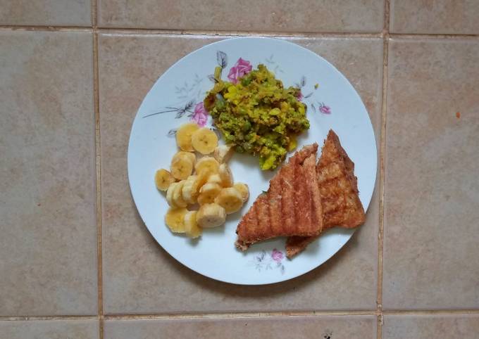 Simple Way to Make Any-night-of-the-week Cucumber & tomato sandwich, a banana and peas salad