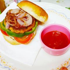 A picture of Soya patty burger....full of protein.