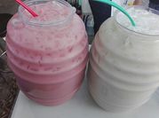 Una foto de aguas frescas horchata