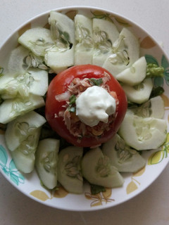 Una foto de Tomates rellenos con atún
