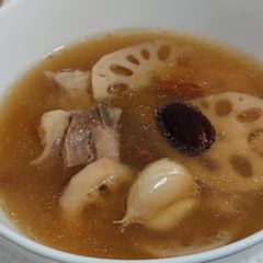 A picture of Lotus root pork ribs soup.