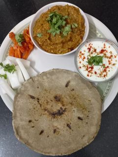 રીંગણનો ઓળો (Ringan Oro Recipe In Gujarati) રેસીપી મુખ્ય ફોટો
