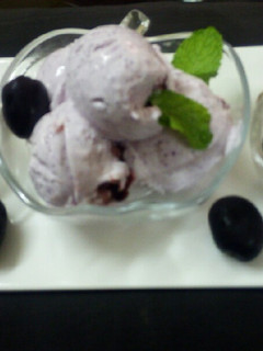 जामुन मजा आइसक्रीम (Jamun Mazaa icecream recipe in Hindi) रेसिपी मुख्य फोटो