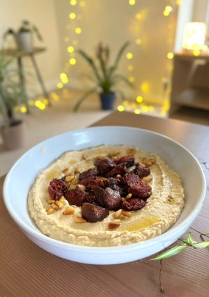 A picture of Sujuk with hummus.