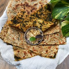 A picture of Methi Bhare Paranthe.
