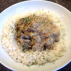 A picture of Beef Stroganoff.