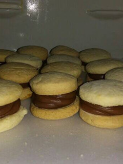 Una foto de Alfajorcitos de Maizena y Conitos de dulce de leche