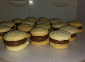 Una foto de Alfajorcitos de Maizena y Conitos de dulce de leche