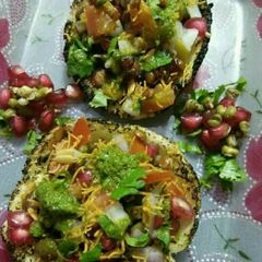A picture of Tokri chat.