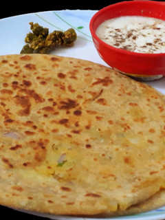 आलू सेव पराठा (aloo seb paratha recipe in Hindi) रेसिपी मुख्य फोटो