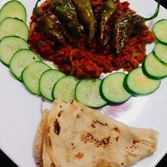 A picture of Qeema_bhari_pahari_hari_mrchen.