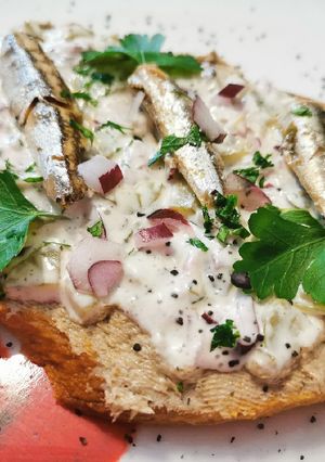 Szardellakémes pirítós recept fotója