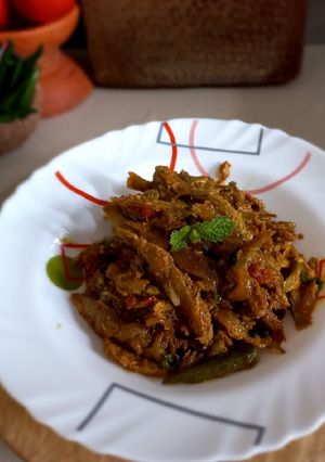 ছোট মাছের ঝাল (Small fish curry recipe in bengali) রেসিপির প্রধান ছবি