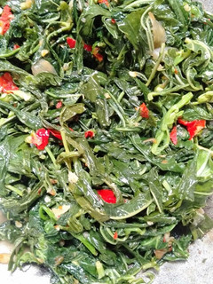 Foto resep Tumis pedas daun singkong