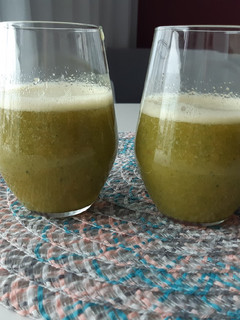 Una foto de Jugo detox de pepino🥒🍎
