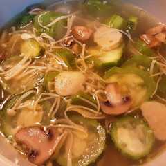 A picture of Sayur Oyong Jamur Bakso Udang.