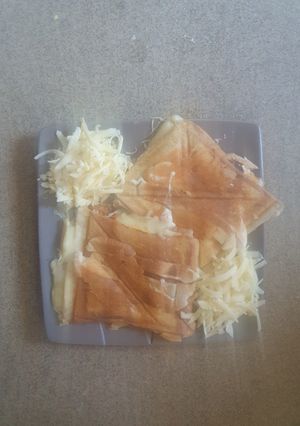 A picture of Mild Cheddar Cheese Ham Breville Toasties.