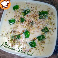A picture of Colored Vermicelli Custard With Banana Jelly Flavor.