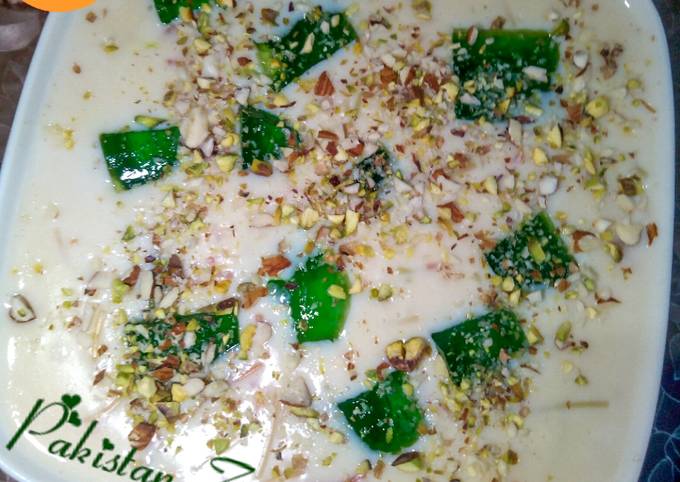 Recipe of Speedy Colored Vermicelli Custard With Banana Jelly Flavor