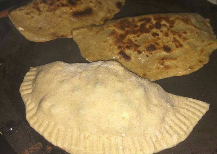 Recipe of Favorite Aloo Matar Paneer Paratha