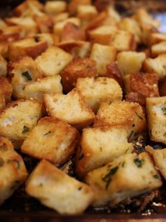 A picture of Garlic Parmesan Croutons.