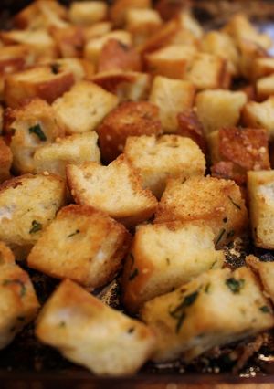 A picture of Garlic Parmesan Croutons.