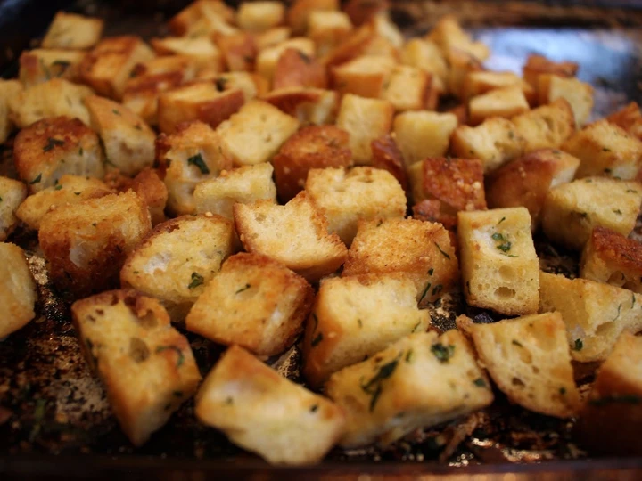 Easy Way Make Recipe Garlic Parmesan Croutons that is Really Delicious, Can Spoil the Tongue}