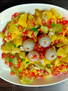 फ्रूट क्रीम (fruit cream recipe in Hindi) रेसिपी मुख्य फोटो
