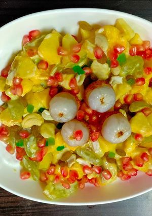 फ्रूट क्रीम (fruit cream recipe in Hindi) रेसिपी मुख्य फोटो