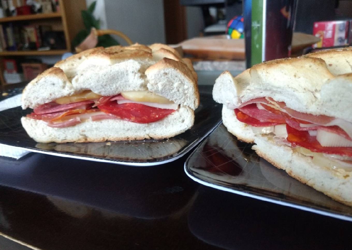 Torta de carnes frías y quesos