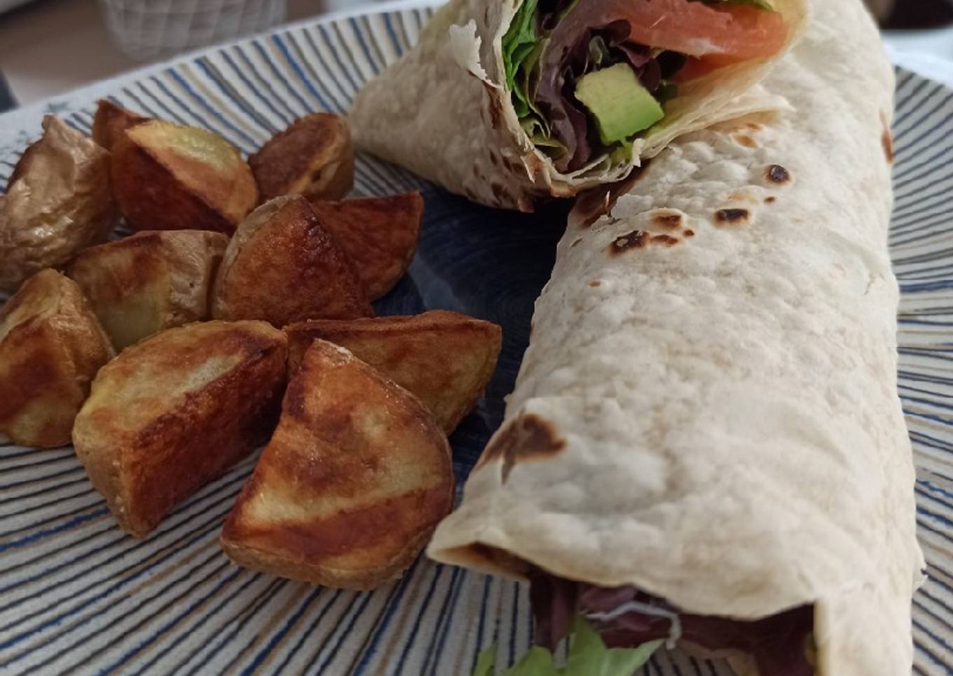 Wraps de salmón ahumado y Aguacate