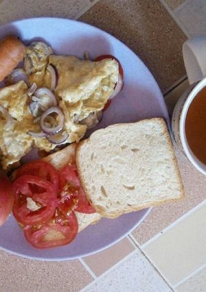 A picture of Sandwich and Lemon tea.