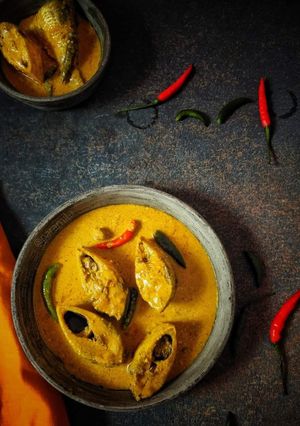 দই ইলিশ (dahi ilish recipe in Bengali) রেসিপির প্রধান ছবি