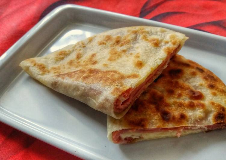 Bagaimana Menyiapkan Smoked Beef Quesadilla Anti Gagal