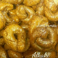 A picture of Alkaki.
