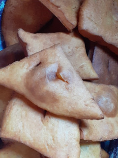 Una foto de Tortas fritas dulces sabor naranja
