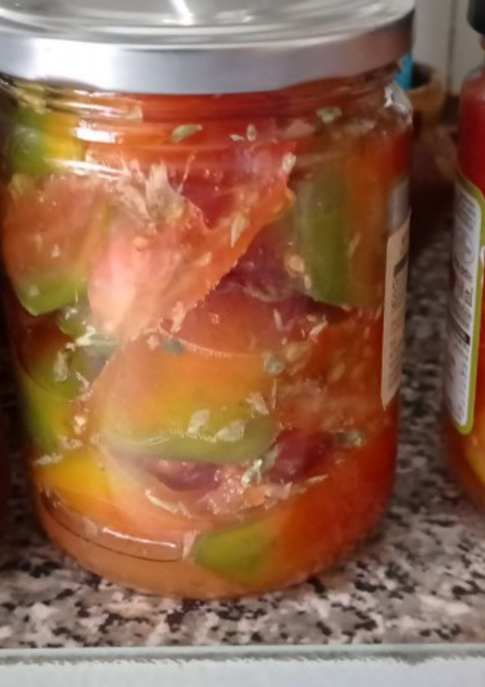 Una foto de Tomate al natural en conserva