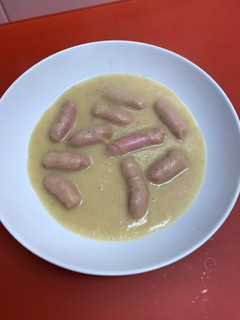 Una foto de Salchichas de Pollo frescas en salsa (con Vino Blanco)