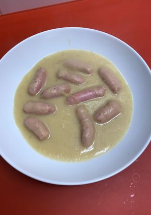 Una foto de Salchichas de Pollo frescas en salsa (con Vino Blanco)