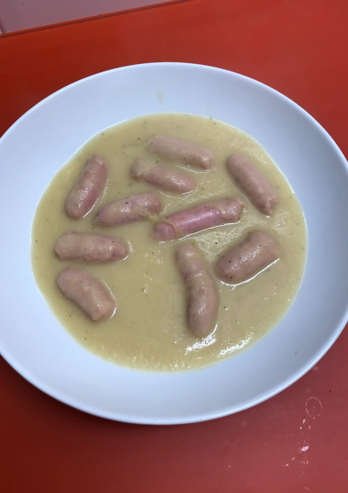 Una foto de Salchichas de Pollo frescas en salsa (con Vino Blanco)