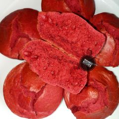 A picture of Red velvet cupcake(messiest😂RVC).