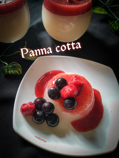 Foto resep Vanilla Panna Cotta with Strawberry sauce