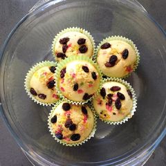 A picture of Raisens Cupcakes.