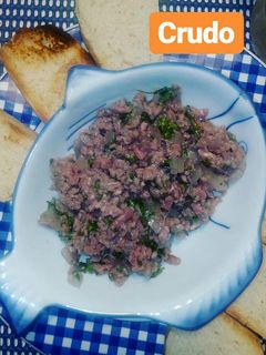 Una foto de Crudo