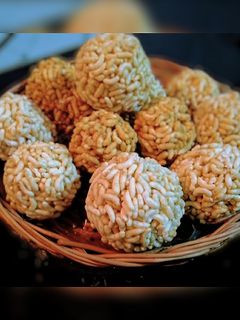 मुरमुरे के लड्डू (murmure ke ladoo recipe in Hindi) रेसिपी मुख्य फोटो