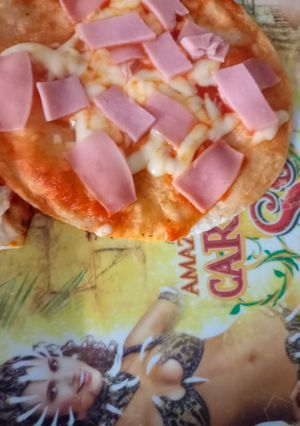 Una foto de Pizza con tortilla de harina