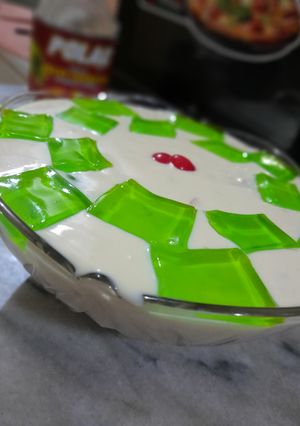 A picture of Fruit Trifle/ Dodh Dulari.