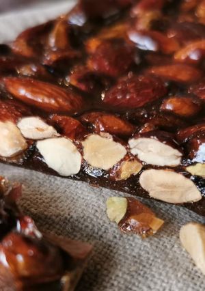 Une photo de Barre de Nougatine aux Fruits Secs